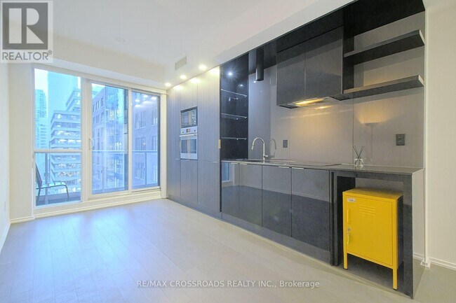 Building Photo - 70 Temperance St