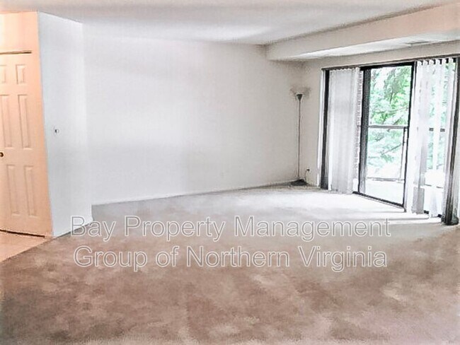 Building Photo - 2100 Lee Hwy