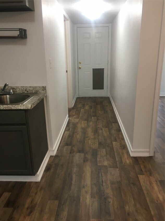 Foto principal - 3818 Hamid Blvd