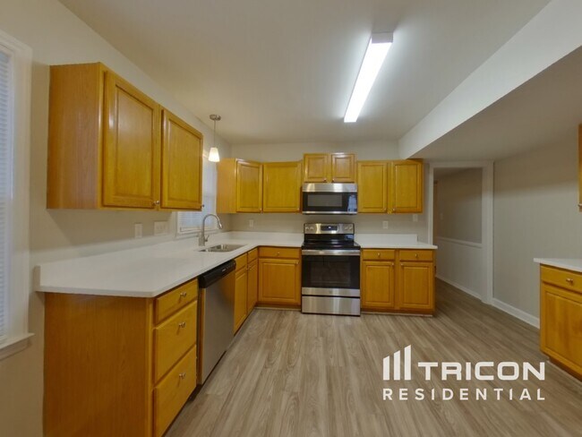 Building Photo - 7117 Edgefield Court Matthews NC
