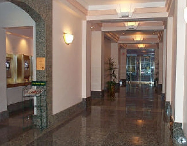 Foto del vestíbulo - Lincoln Plaza II