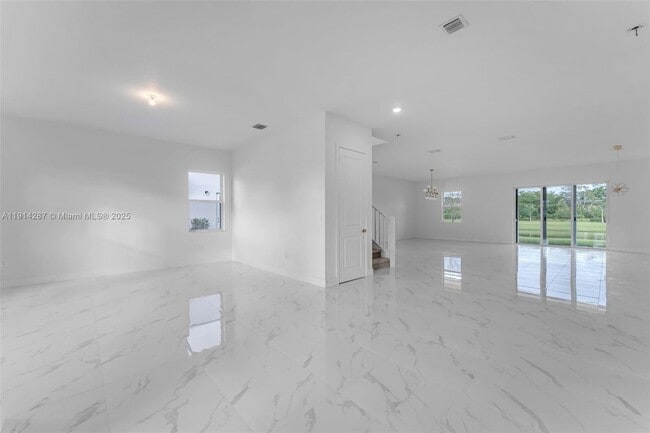 Foto del edificio - 4336 SW 122nd Terrace