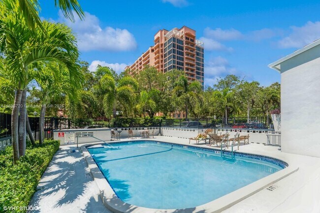 Foto del edificio - 21 Edgewater Dr