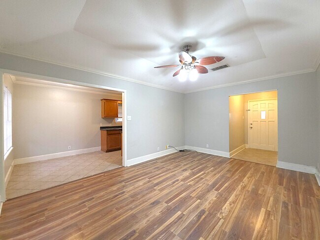 Foto del edificio - 308 Lakeview St