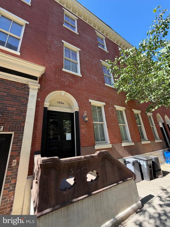 Building Photo - 1504 Mt Vernon St