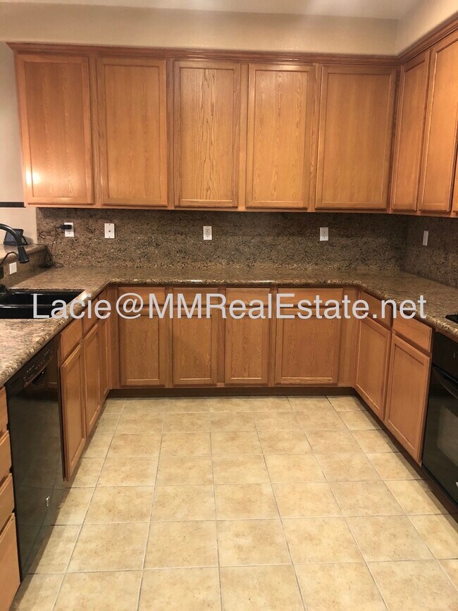 Foto del edificio - 10927 Wildberry Ln