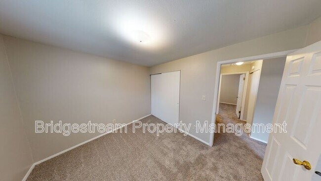 Foto del edificio - 5444 Misty Ln