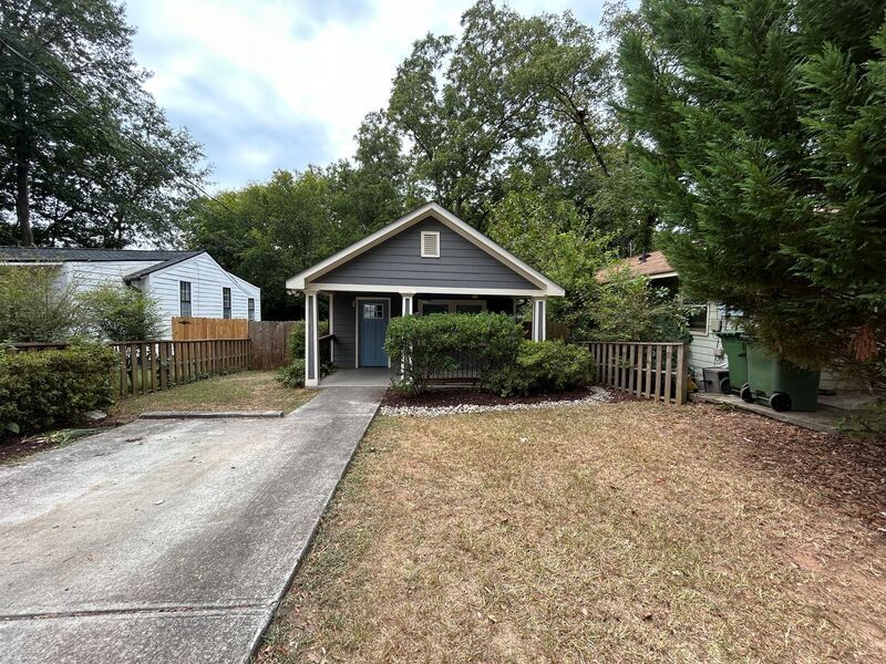 Foto principal - 1317 Fairbanks St SW