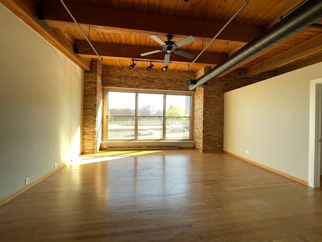 Building Photo - 540 N Lake Shore Dr