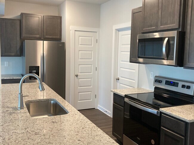 Foto del edificio - 6405 Cotton Creek Rd NW