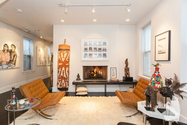 Building Photo - 1746 W Crystal St