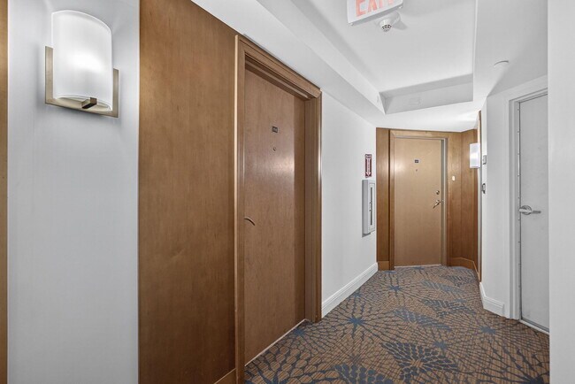 Building Photo - 3000 N Ocean Dr