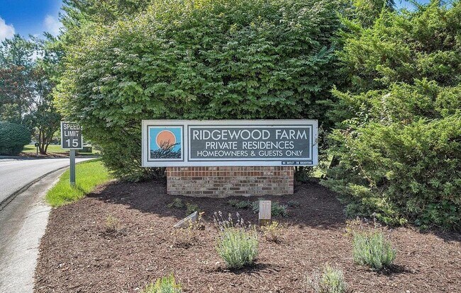 Foto del edificio - 2308 Wood Gate Ln