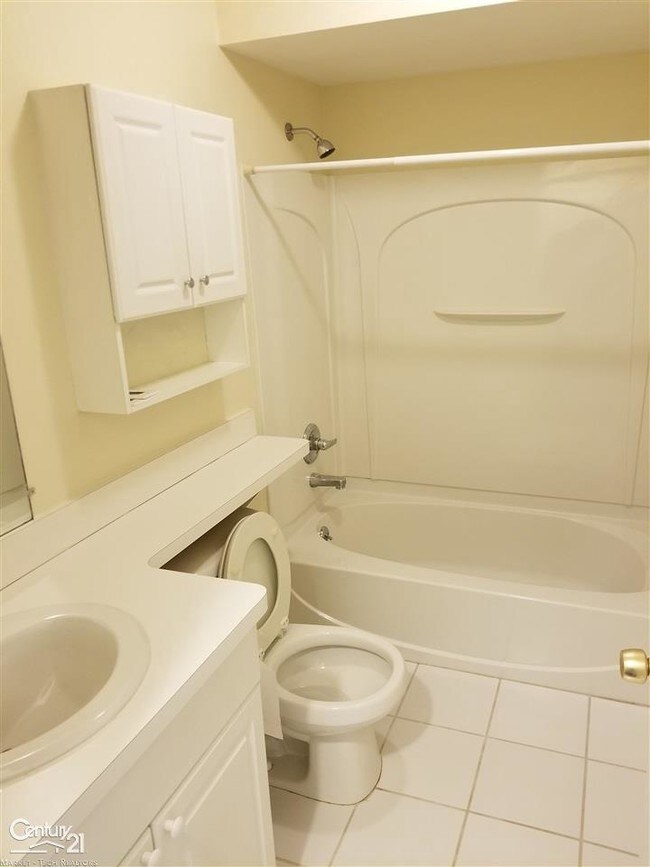 Building Photo - 39495 Harrison Bay Ct