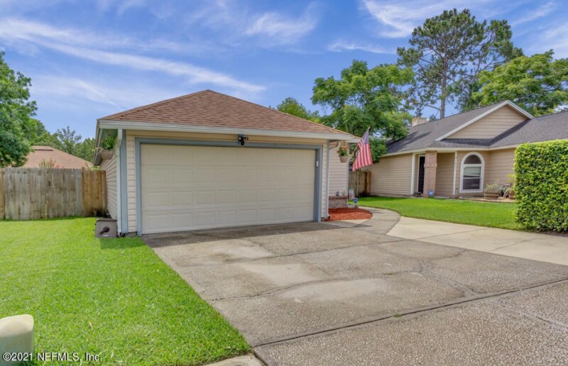Primary Photo - 1827 Wildwood Creek Ln
