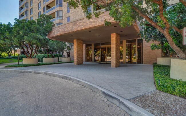Foto del edificio - 7887 Broadway St