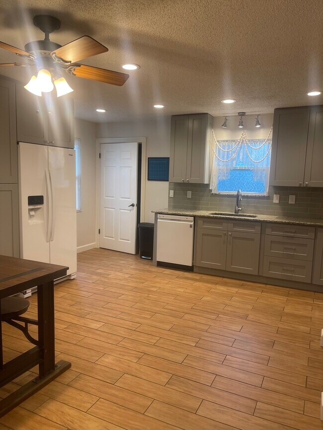 Foto del edificio - 2928 Del Rio Dr