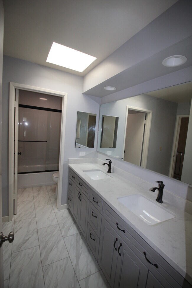 Building Photo - 10296 Alpine Dr