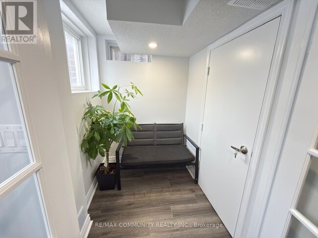 Building Photo - 25 Freer Crescent