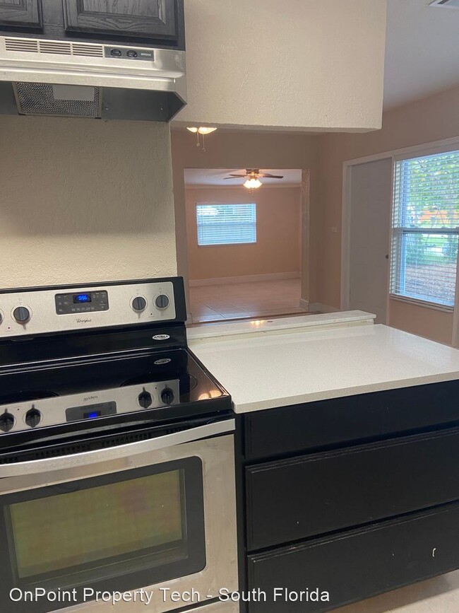 Building Photo - 4 br, 2 bath House - 4700 NE 15th Ave