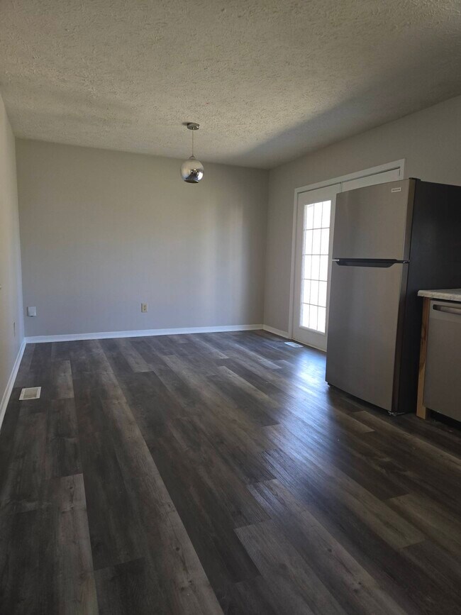 Foto del edificio - 3111 Pawnee Dr