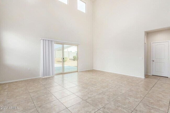Foto del edificio - Charming 4 bedroom home in Buckeye!!