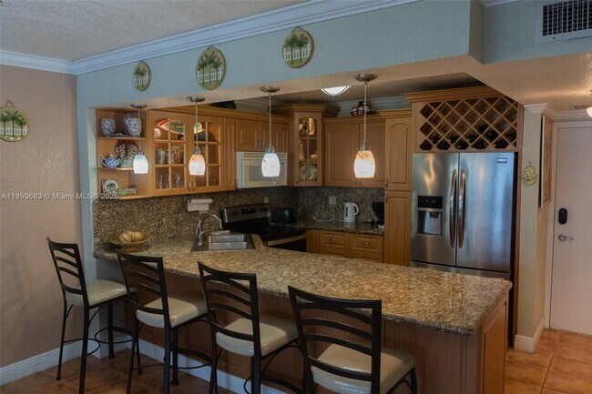 Building Photo - 3725 S Ocean Dr