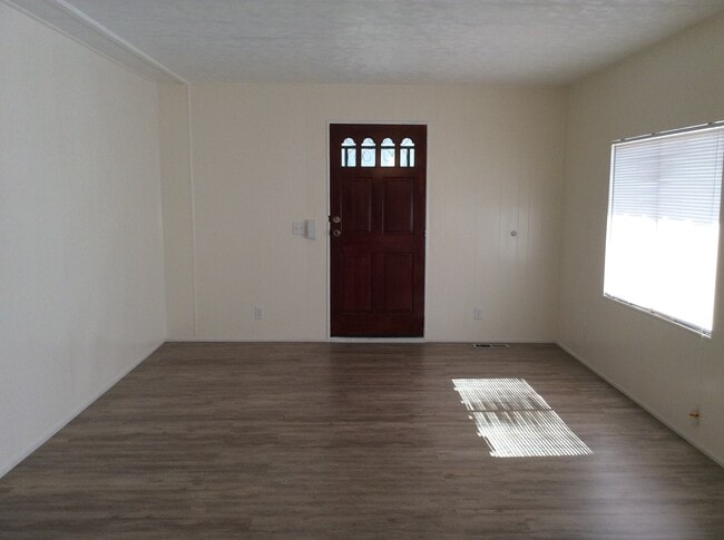 Building Photo - Modular Home in the Country