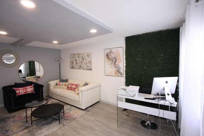 Foto del edificio - 361 Brighton Dr