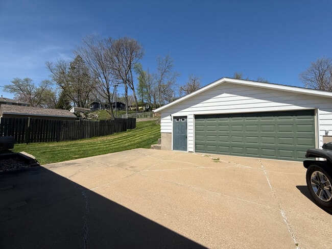 Building Photo - 3624 Bel Air Dr SE