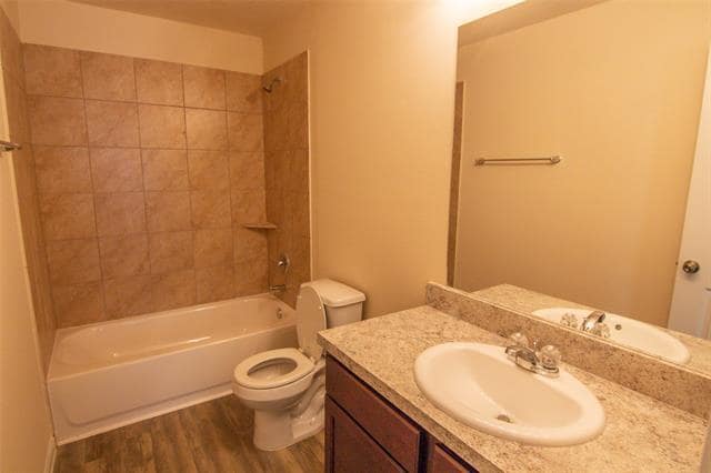 Building Photo - 1606 Mark Ln