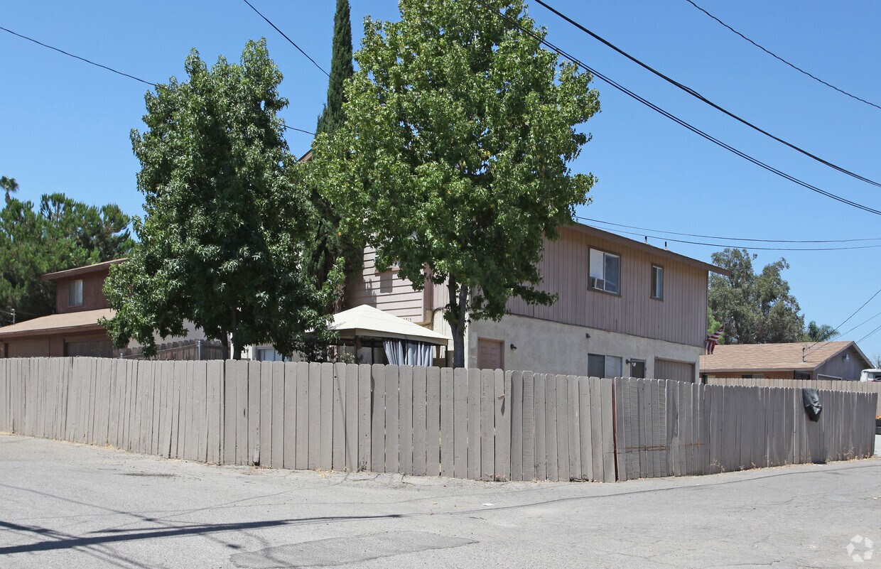 Foto del edificio - 8713 Central Way