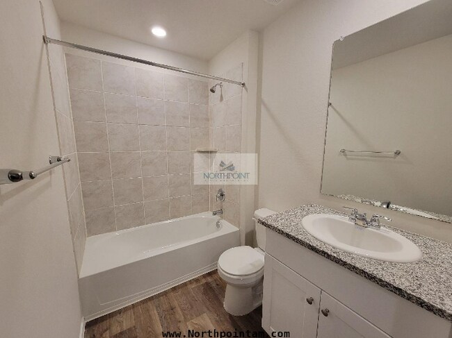 Foto del edificio - 4 bedroom home in Saint Hedwig Available Now!