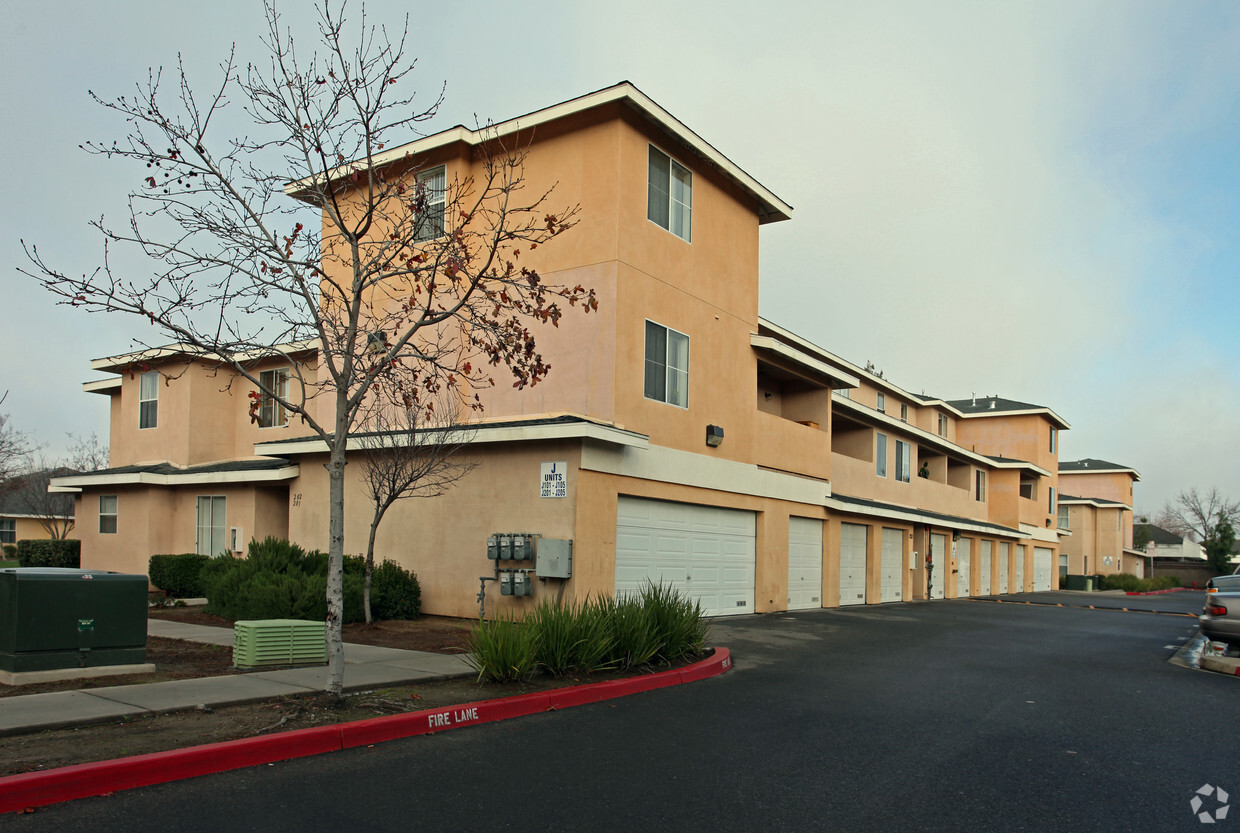 Building Photo - Cherry Tree Village