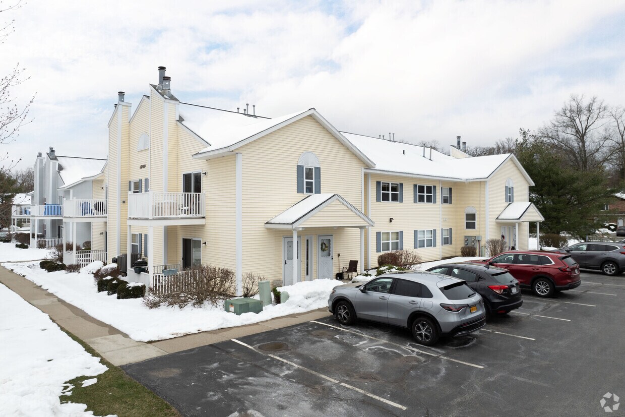 Cambridge Manor Apartments in Schenectady, NY
