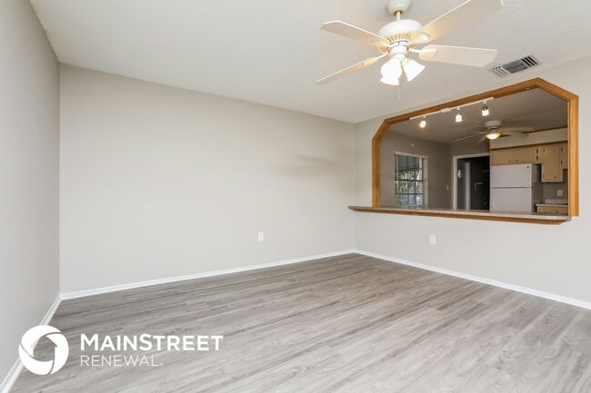 Building Photo - 818 Wedgewood Dr