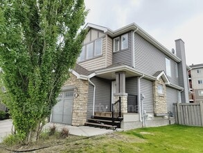 Building Photo - 3209 Whitelaw Dr NW
