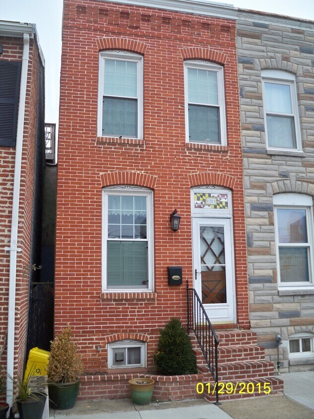 Foto principal - Charming Locust Point 2bd+Den/1ba Rowhome ...