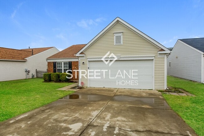 Building Photo - 3 Bed/2 Bath- $1000 off first months' rent!