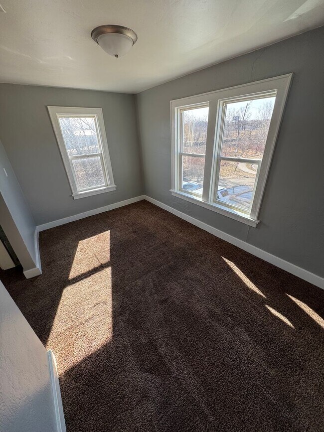 Foto del edificio - 915 S Chestnut Ave