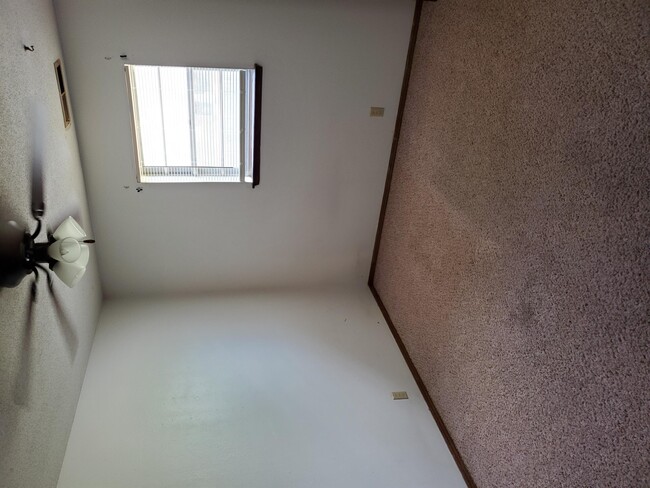 Foto del edificio - 1324 Meadow Ln