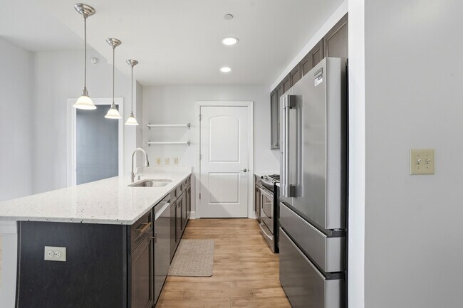 Foto del edificio - 701 Royal Ct