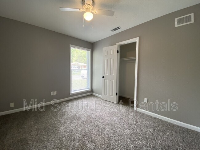 Building Photo - 4206 Glenbrook Dr