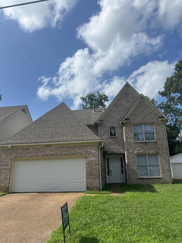Foto principal - 4986 Wilburn Ave