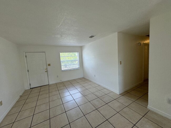 Building Photo - Beautiful 3 Bed Home in Orlando