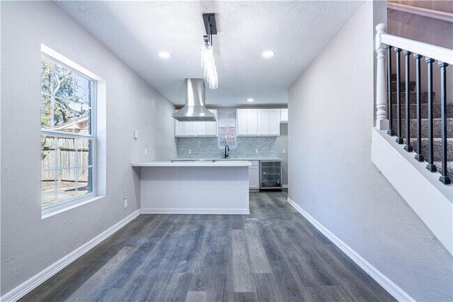 Building Photo - 4113 Western Dr