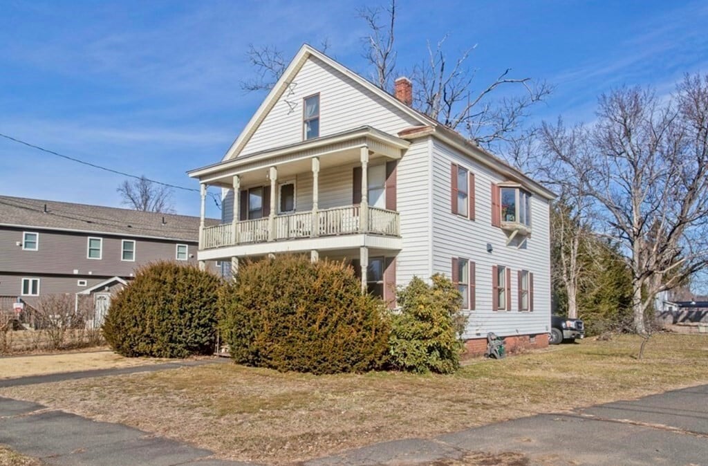 25 St Paul St Unit 1, Westfield, MA 01085 Room for Rent in Westfield