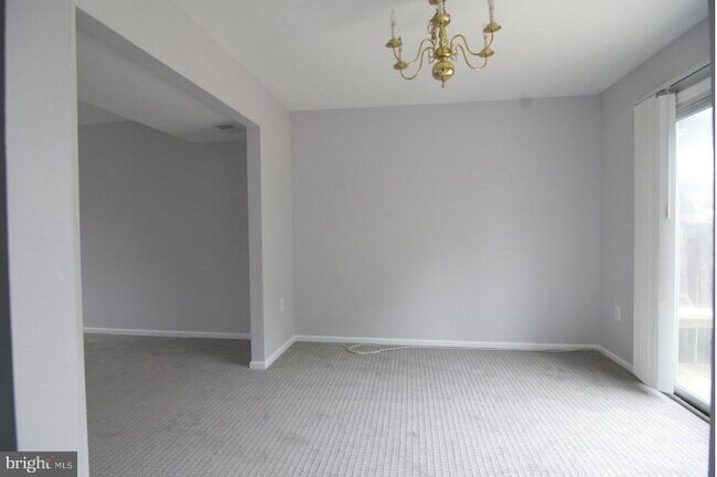 Foto del edificio - 4 Chantilly Ct