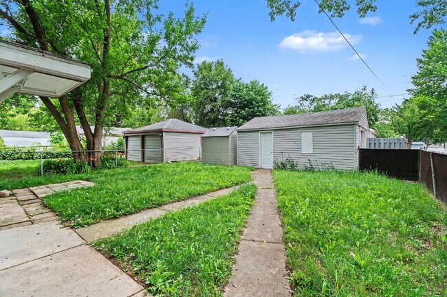 Foto del edificio - Gorgeous 3-Bedroom Redford Home – Available Now!