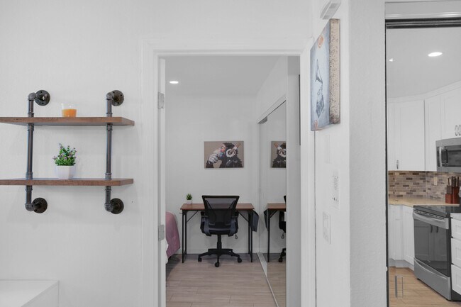 Building Photo - 3050 Rue D’Orleans